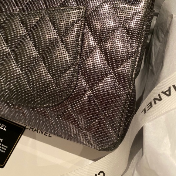 Chanel Cruise silver metallic medium classic flap leather shoulder Ltd Ed bag - Picture 8 of 17